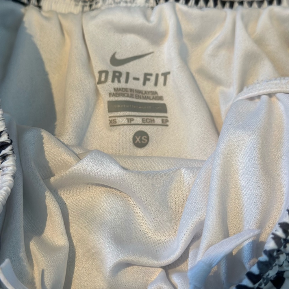 Nike women dry, fit running shorts, size extra small